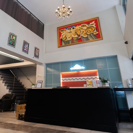 Davao Royal Suites And Residences מראה חיצוני תמונה